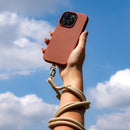 Entdecken Sie das **Etteri Telefonband** – Ihr idealer Begleiter für Sicherheit und Komfort! Verstellbar von 70 bis 150 cm, perfekt für Sport, Einkaufen oder Büro. Strapazierfähiges Polyester und robuste Metallbeschläge schützen Ihr Smartphone. Flexibel, sicher und praktisch!
