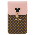 Diese bezaubernde Schutzhülle in Rosa kombiniert Stil und Funktionalität. Mit ihrem charmanten Design und den goldenen Akzenten schützt sie Ihr Gerät, während sie gleichzeitig ein modisches Accessoire ist. Ideal für alle, die Schönheit und Schutz vereinen möchten!