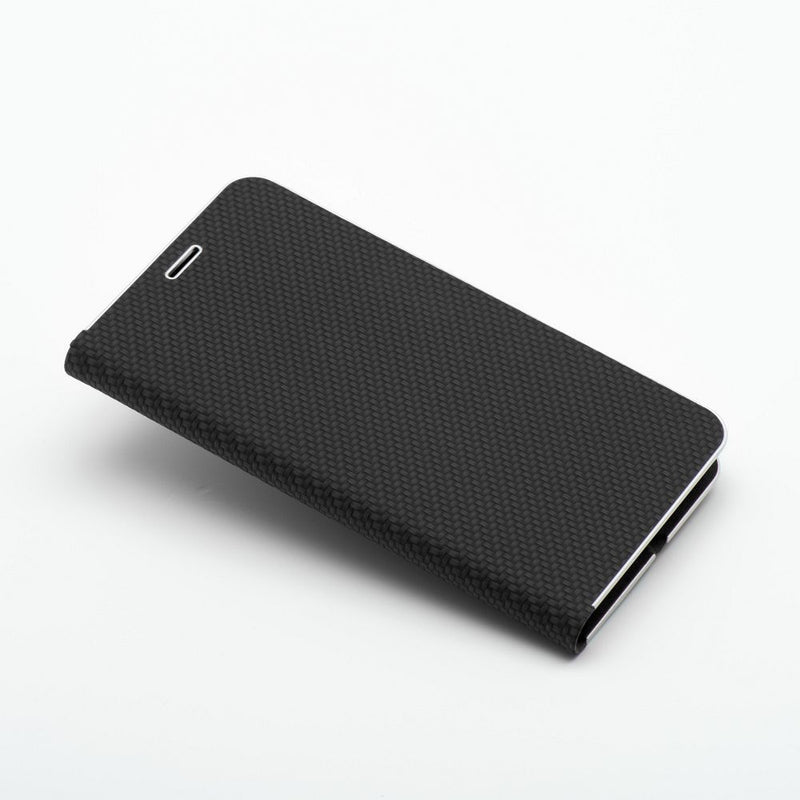 Schützen und verschönern Sie Ihr Apple iPhone 16 Pro mit unserem eleganten Case. Hochwertiger Metallrahmen, weiches Wildleder-Innenfutter & flexible Silikonhalterung garantieren optimalen Schutz und Komfort. Ideal für stilbewusste iPhone-Nutzer!