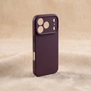 Die burgunderfarbene Schutzhülle für das Xiaomi Redmi A7 Pro verbindet elegantes Design mit optimalem Schutz. Sie passt perfekt und schützt das Smartphone vor Stößen und Kratzern, während sie gleichzeitig einen raffinierten Look verleiht.