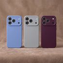 Schützen Sie Ihr Samsung Galaxy A17 5G / A17 4G / A18 5G stylish mit dieser eleganten silbernen Handytasche. Sie bietet optimalen Schutz vor Kratzern und Stößen und verleiht Ihrem Smartphone gleichzeitig ein modernes Aussehen. Ideal für den täglichen Gebrauch!