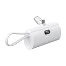 Die FORCELL F-Energy Power Plug F5K3 ist eine kompakte Powerbank mit 5000 mAh Kapazität und bietet schnelles Aufladen mit 20W Power Delivery (PD) über einen USB-C-Anschluss. Ideal für den Typ-C-Bedarf und in einem eleganten Grau gehalten, ist diese Powerbank ein praktischer Begleiter für den mobilen Alltag.