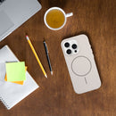 Entdecken Sie das elegante Glossy Mag Cover für das Apple iPhone 17 Pro: Perfekte Passform, stilvolles MagSafe-Design und effektiver Schutz. Jetzt erhältlich!