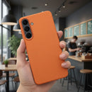 Entdecken Sie die KEVLAR Hülle für Ihr Samsung Galaxy A36. Perfekter Schutz trifft auf Eleganz und rutschfeste, strukturierte Oberfläche für optimalen Halt. Stilvolles, diagonales Muster, widerstandsfähig gegen Kratzer. MagSafe-kompatibel.