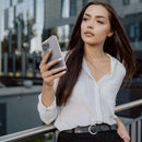 Transparente CLEAR CASE 2mm BOX Handyhülle für Samsung Galaxy A52 5G/A52 LTE: Ultra-dünn, flexibel und robust. Perfekter Schutz ohne Zusatzgewicht, volle Bedienbarkeit und Schutz fürs Display. Ideal für stilvolles Design.