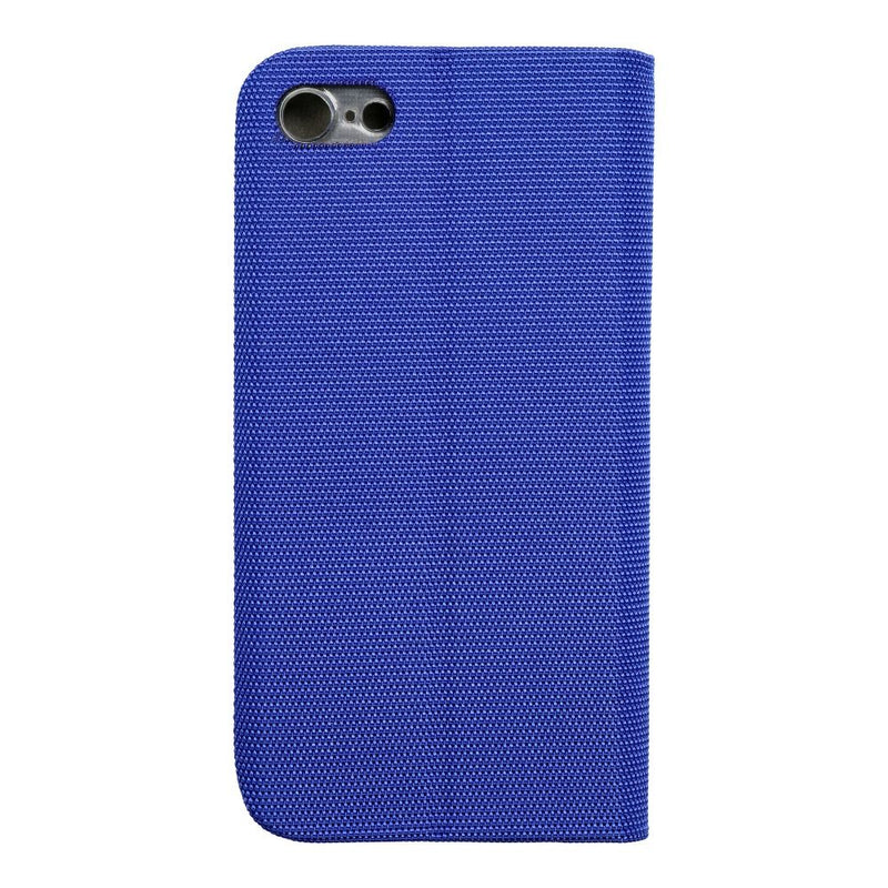 Schützen Sie Ihr Apple iPhone SE (2020), iPhone 8 oder iPhone 7 mit dieser eleganten blauen Schutzhülle V2. Ihr Smartphone sitzt sicher in diesem Cover, das nicht nur vor Kratzern und Stößen schütz, sondern auch einen Hauch von Farbe und Stil verleiht.