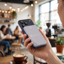 Die Forcell F-Energy SuperSlim F5K8 Powerbank bietet mit einer Kapazität von 5000 mAh eine elegante und effiziente Möglichkeit, Ihre Geräte unterwegs aufzuladen. Mit MagSafe-Kompatibilität und einer Schnellladefunktion von QC4.0 und PD3.0 ist sie perfekt für iPhones und andere Geräte. Ihr schlankes, lila Design macht sie zudem zu einem stylischen Begleiter für jeden Tag.