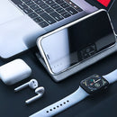 Schick und funktional: Die schwarze Schutzhülle V2 für das Huawei P30 Lite bietet zuverlässigen Schutz und einen eleganten Look für Ihr Smartphone. Das robuste Design bewahrt Ihr Gerät vor Kratzern und Stößen, während die feine Textur einen guten Halt garantiert.