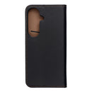 Schützen Sie Ihr Samsung Galaxy S26 stilvoll mit dem Elegant Classic Smart Pro Case. Hergestellt aus hochwertigem Leder und TPU bietet es optimalen Schutz vor Kratzern. Mit robusten Nähten, praktischem Magnetverschluss und integrierter Tasche ist es der perfekte Begleiter für Ihr Smartphone.