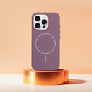 Die lila Schutzhülle für das Apple iPhone 17 vereint Farbe und Funktionalität. Sie bietet optimalen Schutz vor Stößen und Kratzern und ist mit der MagSafe-Technologie kompatibel. Ein stilvolles Accessoire, das dein Smartphone zusätzlich aufwertet!