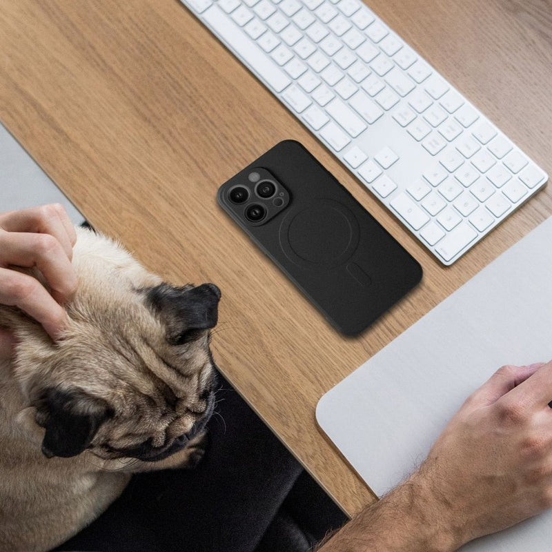 Maximalen Schutz für Ihr iPhone 14 Pro: Entdecken Sie das Silicone Mag Cover! Optimiert mit MagSafe für einfaches Aufladen. Strapazierfähig und stilvoll – ideal gegen Kratzer und Stöße. Jetzt kaufen!