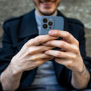 Schützen Sie Ihr iPhone 13 mini mit dem Silicone Mag Cover. Perfekte Passform, MagSafe-kompatibel, stoßfest und kratzresistent. Jetzt kaufen und nahtlos laden!