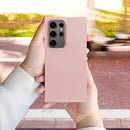 Schützen Sie Ihr Samsung Galaxy S26 Ultra mit dem Frame Case. Ideal kombiniert es Eleganz und Funktionalität mit verstärkten TPU-Kanten und mattem Design. Optimale Sicherheit mit stilvoller Optik!