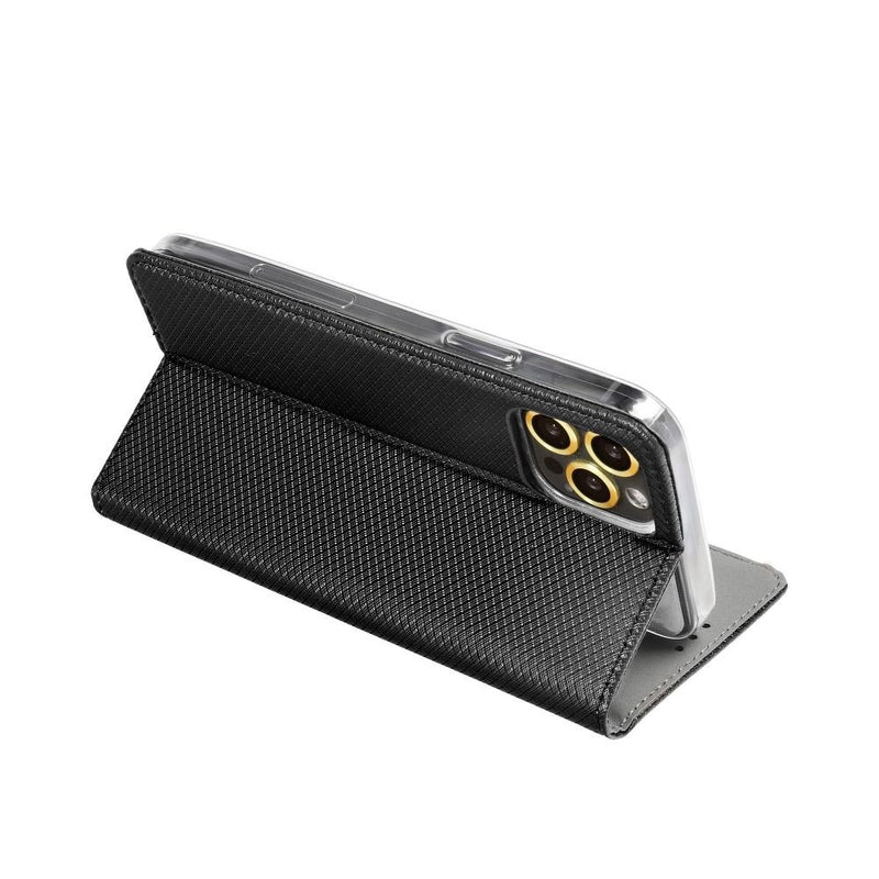 Kaufen Sie jetzt das exklusive Samsung Galaxy A22 4G Holster! Ideal für Schutz & Stil, bietet diese metallisierte Oberfläche Glanz und Schutz vor Kratzern. Perfekt angepasst mit TV-Standfunktion & Extrafächern. Sichern Sie Ihr Handy stilvoll!