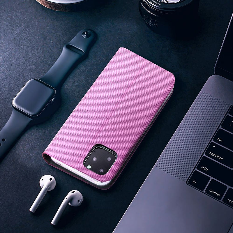 Setze ein farbenfrohes Statement mit dieser schicken pinken Handytasche für das Samsung Galaxy A55 5G. Ihr lebendiges Design bietet nicht nur einen Hingucker, sondern schützt dein Smartphone auch vor Kratzern und Stößen. Perfekt für den Alltag und ein Must-have für alle, die Funktionalität mit einem Hauch von Glamour verbinden möchten!