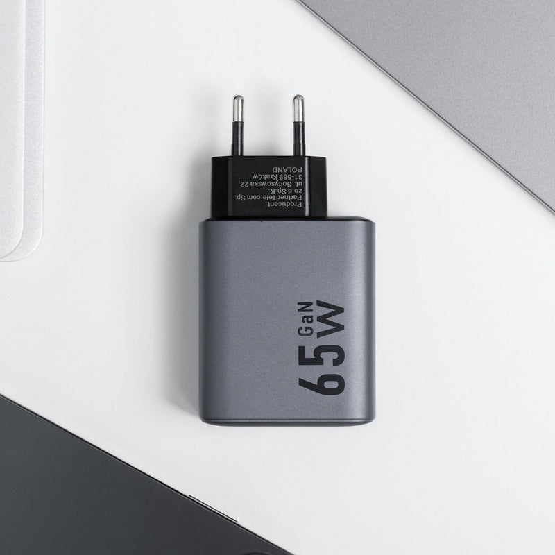 Forcell Ladegerät: 65W Power dank GAN-Technologie, USB-A & 2x USB-C. Schnellladen mit PD & Quick Charge 4.0 für effiziente, schnelle Aufladung. Ideal für alle Geräte. Sicher & kompakt – perfekt für unterwegs.