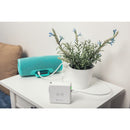 Der Multi Reiselader 6 in 1 - Perfekt für Reisen! Mit 6 Anschlüssen, darunter USB und USB-C, ermöglicht er das gleichzeitige Laden mehrerer Geräte. Integrierte Powerbank mit 8.000 mAh und Quick Charge 3.0 für schnelles Aufladen. Ideal für globale Steckerstandards.