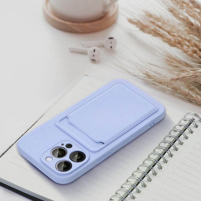 **Apple iPhone 16 Pro Silikonhülle mit Kartenfach** - Diese Silikonhülle für das iPhone 16 Pro schützt vor Kratzern und Stößen, bietet ein Kartenfach und unterstützt kabelloses Laden. Perfekt für Stil und Funktionalität!