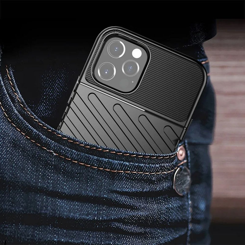 Schützen Sie Ihr Apple iPhone 17 Pro optimal mit der Forcell THUNDER Panzerhülle. Maximale Sicherheit, stoßdämpfend, TPU-Qualität, und induktives Laden möglich. Ihr iPhone 17 Pro sicher und stilvoll geschützt.