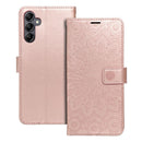 Die abgebildete goldfarbene Handytasche ist ein eleganter Schutz für das Samsung Galaxy A14 4G / A14 5G. Ihr Design besticht durch ein Blumenmuster, das Stil und Funktionalität miteinander verbindet.