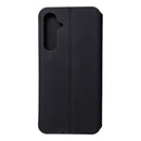 Schützen Sie Ihr Samsung Galaxy A55 5G mit Stil – die elegante Handytasche in Schwarz V5 bietet idealen Schutz vor Kratzern und Stößen und verleiht Ihrem Smartphone einen klassischen Look. Mit präzisen Aussparungen für Kamera und Anschlüsse bleibt die Funktionalität Ihres Geräts vollständig erhalten.