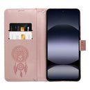 Entdecken Sie das MEZZO Holster für das Samsung Galaxy A57! Dieses elegante Etui aus strapazierfähigem Eco-Leder bietet Platz für Karten und Bargeld. Mit praktischem Kabelstrang, magnetischer Schließe und hochwertigem Design bleibt Ihr Smartphone stilvoll und sicher verstaut.