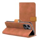 Das TENDER Book Case in Braun für das XIAOMI Redmi 12 4G/5G bietet stilvollen Schutz und praktische Funktionalität. Mit der integrierten Standfunktion und Fächern für Karten kombiniert die Hülle Sicherheit mit Komfort.