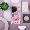 Entdecken Sie die Eleganz und den Schutz in einem mit unserer Schutzhülle für das Apple iPhone 16 in Pink V10. Das geometrische Design verleiht Ihrem Smartphone einen einzigartigen Look, während das robuste Material Ihr Gerät sicher bewahrt.