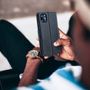 Das Samsung Galaxy A55 5G Fancy Book Cover bietet stilvollen Schutz mit organischem Leder und flexiblem Silikon. Genießen Sie ein integriertes Fach für Karten und einen TV-Ständer. Ideal für stilbewusste Nutzer!