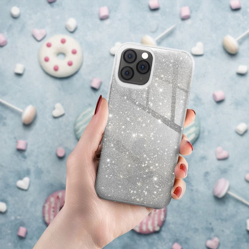 Verleihen Sie Ihrem iPhone SE (2020) sowie iPhone 8/7 einen Hauch von Eleganz mit dieser schimmernden silbernen Schutzhülle. Robustheit trifft auf Stil – der perfekte Begleiter für Ihr Smartphone.