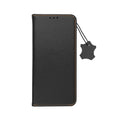 Entdecken Sie das elegante Smart Pro Case für iPhone SE, 8 & 7! Aus feinstem Naturleder und robustem TPU für maximalen Schutz. Verstärkte Nähte, komfortable Innentasche und präzise Ausschnitte optimieren Bedienung und Sicherheit. Ideal zum Videoschauen.