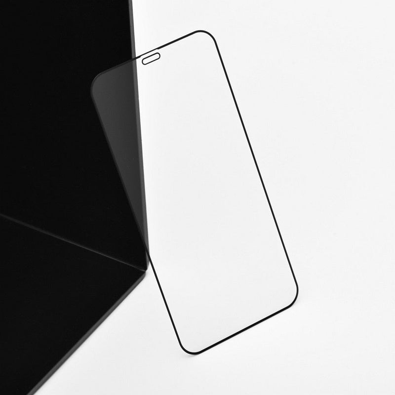 Schützen Sie Ihr iPhone 12 Pro Max mit diesem hochwertigen 5D Panzerglas in Schwarz. Die robuste Schutzschicht bietet optimalen Schutz vor Kratzern und Stößen, während die einfache Montage für eine blasenfreie Anwendung sorgt. Genießen Sie Klarheit ohne Kompromisse dank der HD-Qualität des Glases.