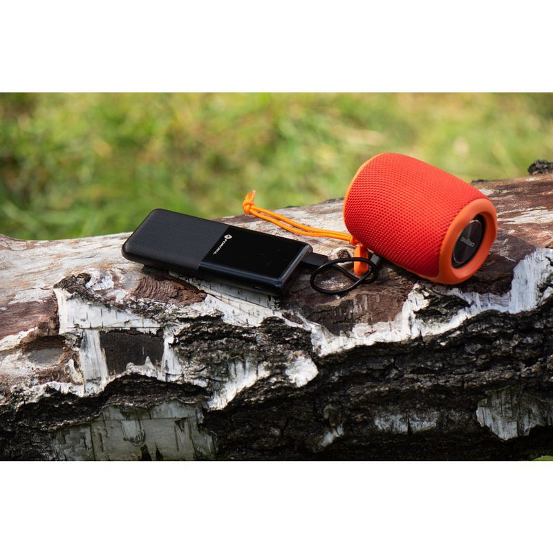 Entdecken Sie die P10k1 Powerbank mit 10.000 mAH & LCD-Anzeige! Perfekt für unterwegs, zeigt es den Ladestatus klar und lädt Ihre Geräte schnell. Ideal für Reisen!