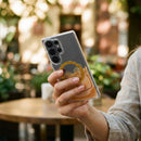 Schützen Sie Ihr Samsung Galaxy S26 stilvoll mit dem Golden Case! Diese elegante Hybrid-Hülle aus robustem Polycarbonat und flexiblem TPU bietet optimalen Schutz, unterstützt kabelloses Laden und überzeugt mit ihrem glitzernden Design. Ideal für jeden Smartphone-Nutzer!