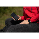 Entdecken Sie die P10k1 Powerbank mit 10.000 mAH & LCD-Anzeige! Perfekt für unterwegs, zeigt es den Ladestatus klar und lädt Ihre Geräte schnell. Ideal für Reisen!
