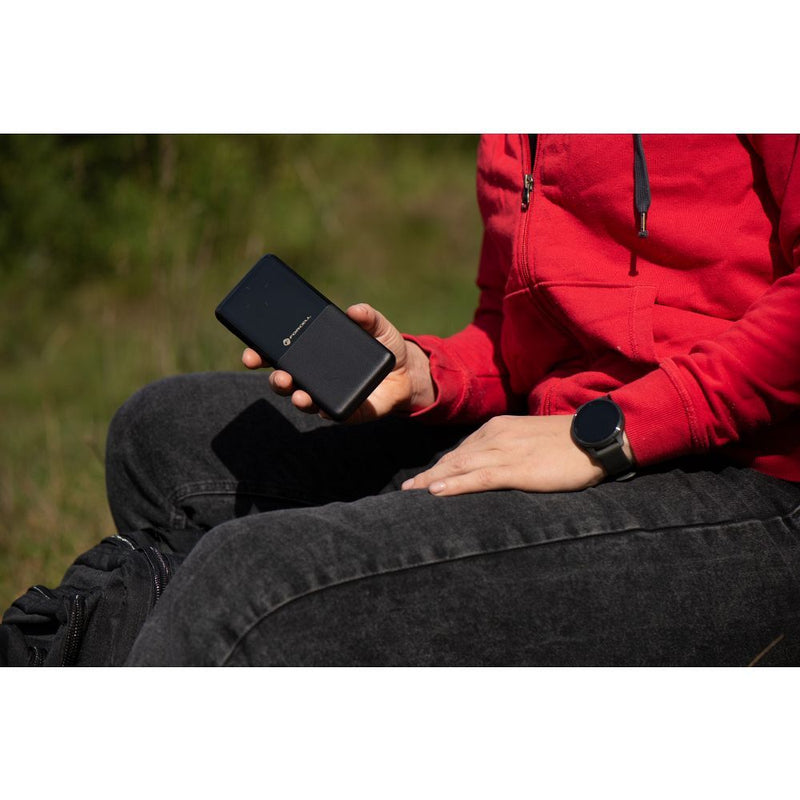 Entdecken Sie die P10k1 Powerbank mit 10.000 mAH & LCD-Anzeige! Perfekt für unterwegs, zeigt es den Ladestatus klar und lädt Ihre Geräte schnell. Ideal für Reisen!