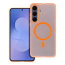 Die orangene Schutzhülle für das Honor 600 Lite bietet nicht nur einen stylischen Look, sondern auch sicheren Schutz vor Stößen und Kratzern. Ihre transparente Rückseite lässt das Design des Smartphones durchscheinen, während der kontrastierende orangefarbene Rahmen einen modernen Akzent setzt. Ideal für alle, die Funktionalität und Stil kombinieren möchten!