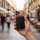 Die Forcell F-Energy Slim F5K9 Powerbank bietet eine Kapazität von 5000 mAh und ist mit der MagSafe-Technologie kompatibel. Sie unterstützt Schnellladetechnologien wie QC4.0 und PD3.0 mit einer Leistung von 15W, was eine effiziente und praktische Lösung für mobiles Laden darstellt. Ideal für unterwegs!