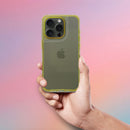 Schutzhülle für Apple iPhone 16 V2: Diese transparente und strapazierfähige Hülle bewahrt Ihr Gerät vor Kratzern und Stößen, ohne das elegante Design zu verstecken. Perfekter Sitz und einfacher Zugriff auf alle Funktionen für maximalen Schutz im Alltag.
