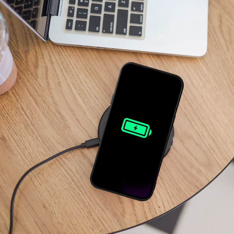 Maximalen Schutz für Ihr iPhone 14 Pro: Entdecken Sie das Silicone Mag Cover! Optimiert mit MagSafe für einfaches Aufladen. Strapazierfähig und stilvoll – ideal gegen Kratzer und Stöße. Jetzt kaufen!