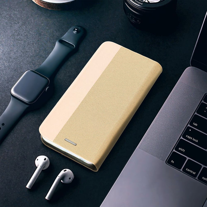 Schützen Sie Ihr Samsung Galaxy A56 mit dem Holster SENSITIVE Book! Speziell entwickelt, bietet es kompletten Schutz vor Kratzern und Stößen. Inklusive TV-Stand-Funktion und sicherem Magnetverschluss. Ideal für stilbewusste Nutzer!