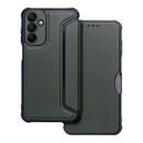 Schützen Sie Ihr Samsung Galaxy A15 4G/5G stilvoll mit dieser eleganten, grünen Handytasche. Ihr Gerät sitzt sicher in der robusten Hülle, während die strukturierte Oberfläche für zusätzlichen Grip sorgt und gleichzeitig ein modernes Aussehen verleiht. Ideal für den alltäglichen Gebrauch!