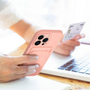Schützen Sie Ihr Apple iPhone 15 Pro stilvoll mit der Card Silikonhülle. Perfekt für alltägliche Anforderungen, vereint sie Schutz und Kartenfach in einem eleganten Design. Ideal für Nutzer, die Funktionalität ohne sperrige Geldbörse suchen.
