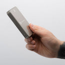 Die Forcell F-Energy SuperSlim F10K8 ist eine elegante Powerbank mit 10.000 mAh Kapazität und unterstützt die MagSafe-Technologie. Mit einer Leistung von 15W und fortschrittlicher Schnellladefunktion (QC4.0, PD3.0) ist sie ideal für Apple-Geräte wie iPhone, AirPods und Apple Watch. Ihr schlankes Titanium-Sand-Design macht sie nicht nur funktional, sondern auch stilvoll. Die hohe Effizienz sorgt dafür, dass deine Geräte schnell und sicher aufgeladen werden können.