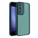 Entdecke den stilvollen Schutz für dein Samsung Galaxy A35 5G mit dieser edlen grünen Handytasche. Ihr schlankes Design bewahrt die Eleganz deines Smartphones, während es sicher vor Stößen und Kratzern geschützt wird.