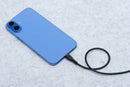 Der USB-C zu USB-C Kabel von Blue Star bietet eine flexible Länge von 1 Meter und unterstützt eine Leistung von bis zu 60W. Ideal für schnelles Laden und Datenübertragungen, vereint es Funktionalität und modernes Design in einem eleganten schwarzen Finish.
