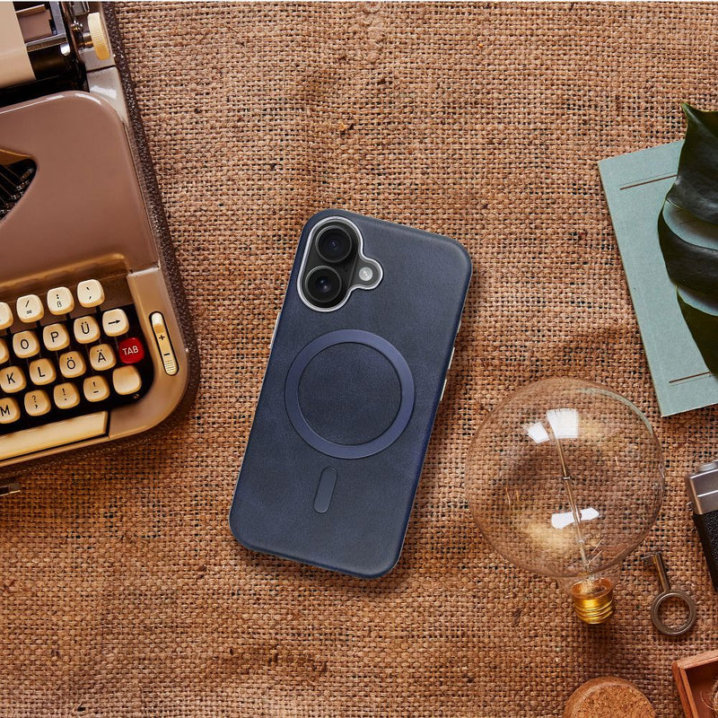 Entdecken Sie das „Gentleman Mag Cover“ für das iPhone 14 Pro Max: Stilvoller Schutz mit MagSafe-Kompatibilität. Perfekt für Eleganz & Funktionalität. Jetzt kaufen!