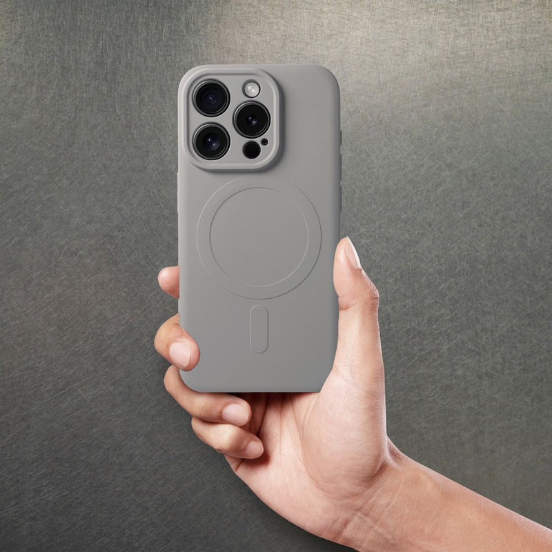Schützen Sie Ihr iPhone 17 Pro Max mit dem Silicone Mag Cover! Perfekte MagSafe-Kompatibilität, stoßfest und kratzresistent. Ideal für unterwegs, sicher und stilvoll. Jetzt kaufen!