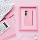 Die pinke Handytasche für das Samsung Galaxy A35 vereint stilvolles Design und effektiven Schutz. Mit einem glänzenden Finish verleiht sie deinem Smartphone einen trendigen Look und schützt es gleichzeitig vor Kratzern und Stößen. Ideal für modebewusste Nutzer!