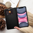 Die Schutzhülle für das Apple iPhone 7 / 8 / SE 2020 / SE 2022 bietet nicht nur optimalen Schutz, sondern auch ein modernes, stylisches Design. Mit ihrer hochwertigen Verarbeitung und der rutschfesten Oberfläche sorgt sie für einen sicheren Halt und schützt das Gerät vor Stößen und Kratzern. Ideal für den Alltag!